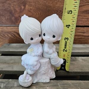 Precious Moments Couple with Flowers Mothers Day Gift Wedding Cake Topper